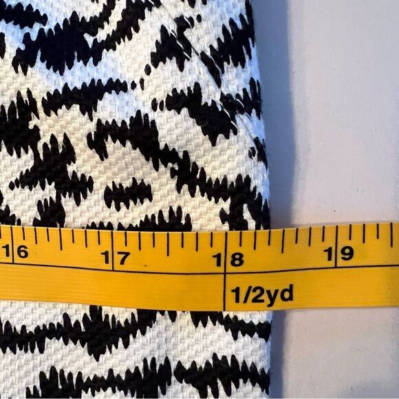 Veronica Beard Midi Seamed Pencil‎ Skirt Womens 12 Black White Tiger Print - Picture 10 of 11